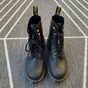 ➳ NWOB Dr. Martens 1460 Pascal Soap Stone Boots